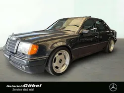 Blauschwarz Gebraucht 1992 Mercedes E500 Limousine | 79.500 €