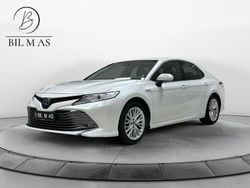 Weiß Gebraucht 2020 Toyota Camry Hybrid Limousine | 13.000 €