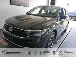 Grau Gebraucht 2023 VW Tiguan Life SUV | 28.729 € (Fairer Preis)