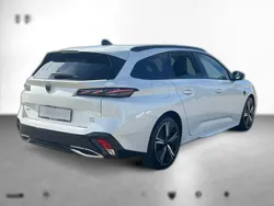 Weiß metallic Gebraucht 2022 Peugeot 308 GT Kombi | 28.860 €