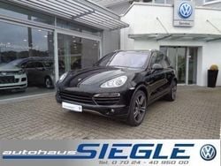 Schwarz metallic Gebraucht 2012 Porsche Cayenne SUV | 55.950 €