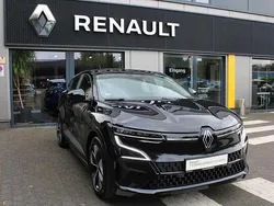Black pearl schwarz Gebraucht 2023 Renault Mégane Evolution Limousine | 31.990 € (Etwas zu teuer)