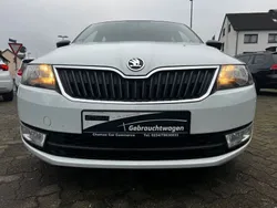 Weiß Gebraucht 2015 Skoda Rapid Cool Edition Limousine | 5.500 € (Fairer Preis)