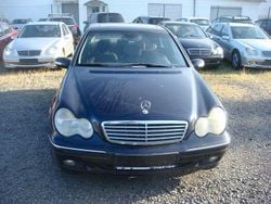 Blau Gebraucht 2002 Mercedes C240 Elegance Limousine | 1.350 € (Superpreis)