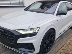 Weiß Gebraucht 2021 Audi Q8 Sport SUV | 64.990 €