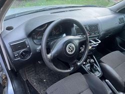 Silber Gebraucht 2000 VW Golf IV Edition Limousine | 2.500 €