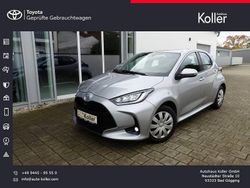 Rot Gebraucht 2022 Toyota Yaris Limousine | 15.900 € (Etwas zu teuer)