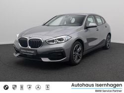Skyscraper grau c4wschwarz Gebraucht 2022 BMW 118 Sport Line Kleinwagen | 21.499 € (Fairer Preis)