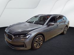 Graphitegrau metallic Gebraucht 2025 Skoda Superb Selection Kombi | 36.290 € (Superpreis)