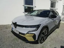 Grau kqj + schwarz gne Gebraucht 2022 Renault Mégane Iconic Limousine | 33.900 € (Fairer Preis)