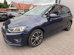 Blau Gebraucht 2015 VW Golf VII LOUNGE Limousine | 10.750 € (Guter Preis)