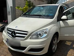 Weiß Gebraucht 2009 Mercedes B180 Van / Kleinbus | 2.200 € (Superpreis)