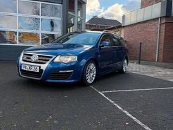 Blau Gebraucht 2010 VW Passat R Kombi | 11.200 €