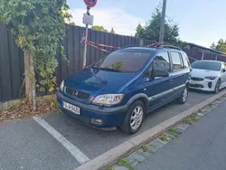 Blau Gebraucht 2002 Opel Zafira Elegance Van / Kleinbus | 600 € (Superpreis)