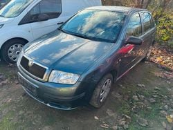 Grau Gebraucht 2005 Skoda Fabia Classic Limousine | 399 € (Superpreis)