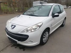 Weiß Gebraucht 2010 Peugeot 206 Kleinwagen | 1.800 € (Guter Preis)