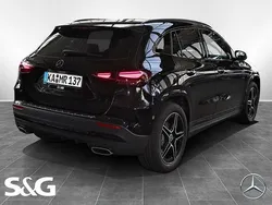 Neu 2025 Mercedes GLA200 SUV | 46.090 €