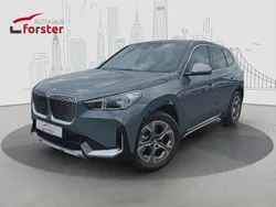 Grau Gebraucht 2023 BMW iX1 xLine SUV | 41.890 € (Guter Preis)