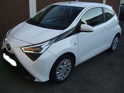 Weiß Gebraucht 2019 Toyota Aygo Kleinwagen | 5.850 € (Guter Preis)