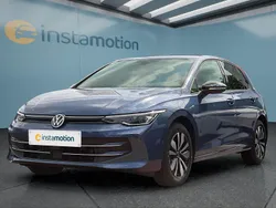 Blau Gebraucht 2024 VW Golf VIII Kleinwagen | 24.649 € (Guter Preis)