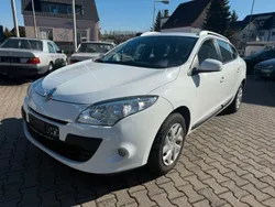 Weiß Gebraucht 2012 Renault Mégane GrandTour Expression Kombi | 4.799 € (Fairer Preis)