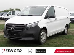 Weiß Gebraucht 2024 Mercedes Vito Van / Kleinbus | 37.783 € (Fairer Preis)