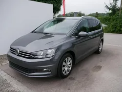Grau Gebraucht 2019 VW Touran Comfortline Van / Kleinbus | 21.990 € (Guter Preis)