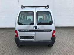Grau Gebraucht 2007 Citroën Berlingo Advance Van / Kleinbus | 2.000 € (Guter Preis)