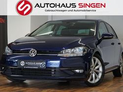 Blau (atlantic blue) schwarz Gebraucht 2017 VW Golf VII Sound Limousine | 16.990 € (Fairer Preis)