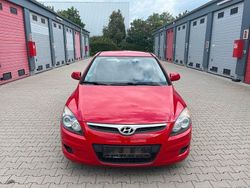 Rot Gebraucht 2009 Hyundai i30 Edition+ Limousine | 3.599 € (Fairer Preis)