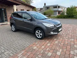 Grau Gebraucht 2015 Ford Kuga SYNC Edition SUV | 10.450 € (Fairer Preis)