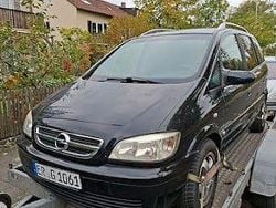 Schwarz Gebraucht 2004 Opel Zafira Njoy Van / Kleinbus | 1.500 € (Guter Preis)