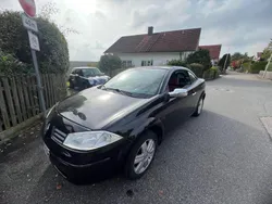 Schwarz Gebraucht 2005 Renault Mégane Cabriolet Dynamique Cabrio | 2.500 €