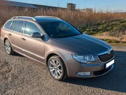 Beige Gebraucht 2010 Skoda Superb Elegance Kombi | 6.850 € (Teuer)