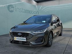 Grau Gebraucht 2023 Ford Focus ST-Line Kombi | 25.299 € (Fairer Preis)