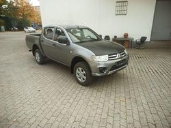 Grau Gebraucht 2014 Mitsubishi L200 Abholung | 13.900 € (Fairer Preis)