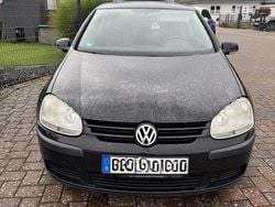 Schwarz Gebraucht 2005 VW Golf IV Trendline Kleinwagen | 1.000 € (Guter Preis)