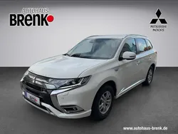 Weiß Gebraucht 2020 Mitsubishi Outlander P-HEV Comfort Edition SUV | 19.250 € (Guter Preis)