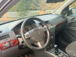Andere farben Gebraucht 2004 Opel Astra Kleinwagen | 1.900 € (Fairer Preis)