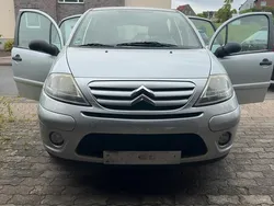 Silber Gebraucht 2010 Citroën C3 Kleinwagen | 2.150 €