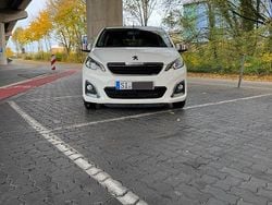 Weiß Gebraucht 2015 Peugeot 108 Allure Kleinwagen | 6.500 € (Fairer Preis)