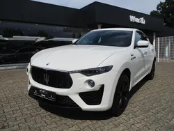 Weiß Gebraucht 2022 Maserati Levante SUV | 57.900 € (Guter Preis)