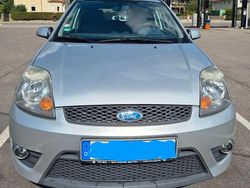 Silber Gebraucht 2008 Ford Fiesta Style Kleinwagen | 1.900 € (Fairer Preis)
