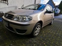 Gebraucht 2004 Fiat Punto Limousine | 2.150 €
