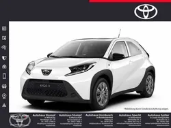 Weiß Gebraucht 2024 Toyota Aygo Play Kleinwagen | 16.990 € (Fairer Preis)