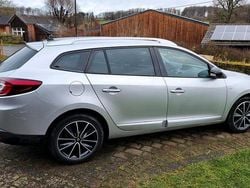 Silber Gebraucht 2013 Renault Mégane GrandTour Bose Edition Kombi | 3.599 € (Superpreis)