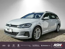 White silver metallic Gebraucht 2018 VW Golf VII GTD Kombi | 27.730 €