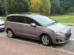 Silber Gebraucht 2014 Peugeot 5008 Allure Kombi | 6.999 € (Fairer Preis)