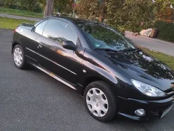 Schwarz Gebraucht 2004 Peugeot 206 CC Cabrio | 2.500 € (Etwas zu teuer)