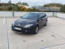 Schwarz Gebraucht 2011 Renault Laguna GrandTour Dynamique Kombi | 2.800 € (Fairer Preis)